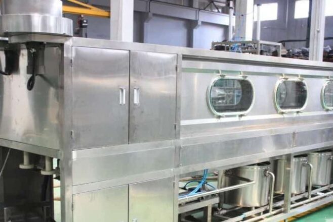 Линия розлива воды